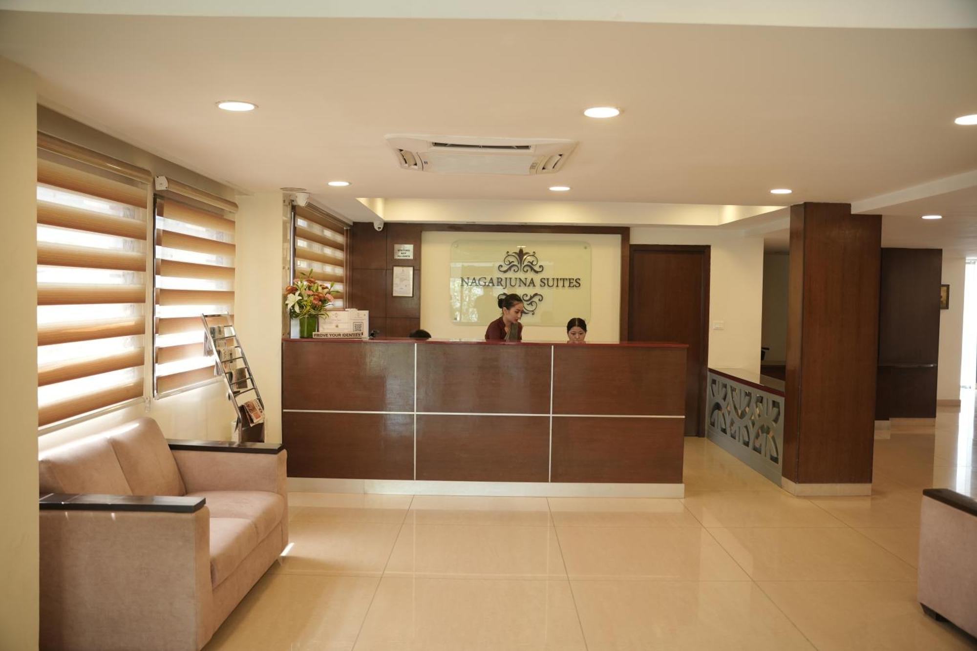 Hotel Nagarjuna Suites Бангалор Екстериор снимка